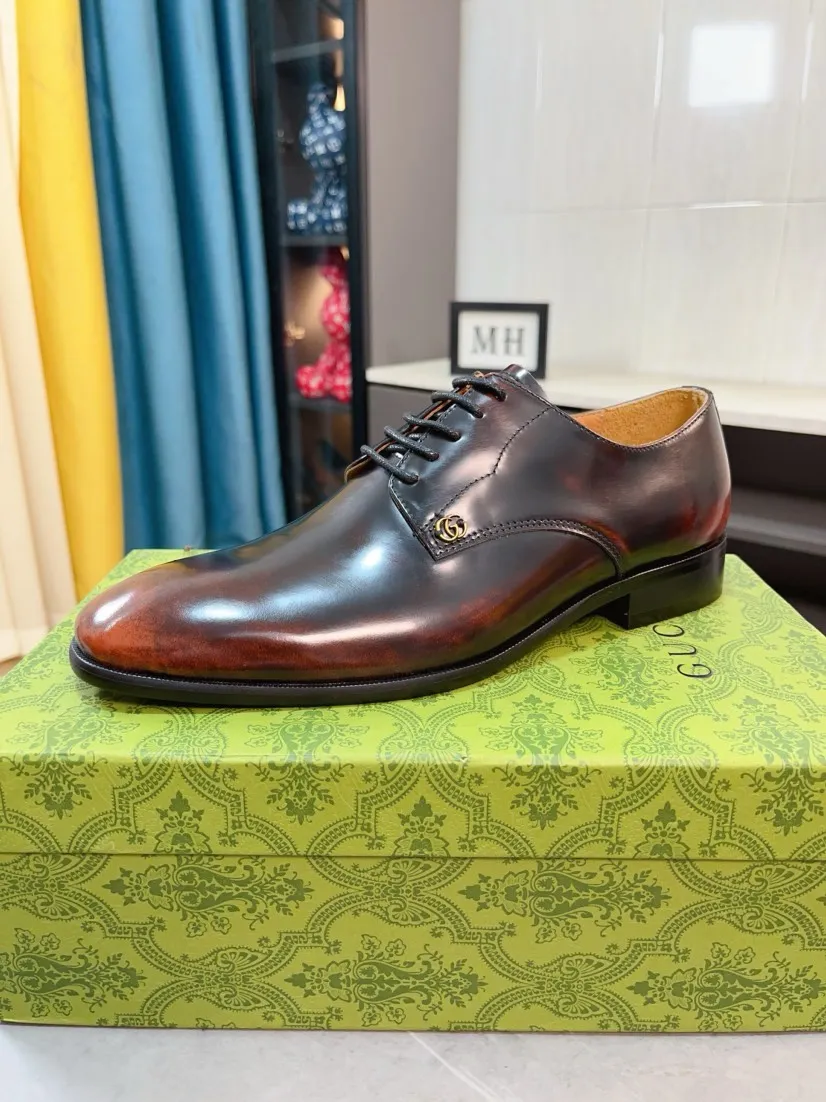 Men's Men's Shoes 💰520🌹🌹Niuli [GUCCI Gucci] A new style of formal men's leather shoes is coming~ The original quality upper is made of patent leather imported from Italy, the leather is soft and delicate, comfortable and soft first-layer cowhide lining, rubber wear-resistant outsole, the shoe shape is dignified and domineering, and the luxury charm cannot be concealed! The natural and free nouveau riche leads the trend. Code number: 38-44